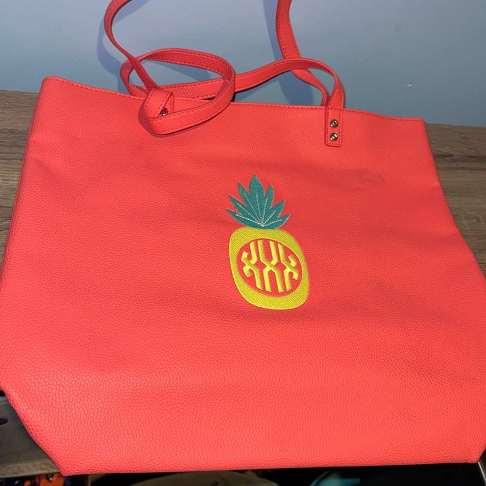 Free shipping around town tote